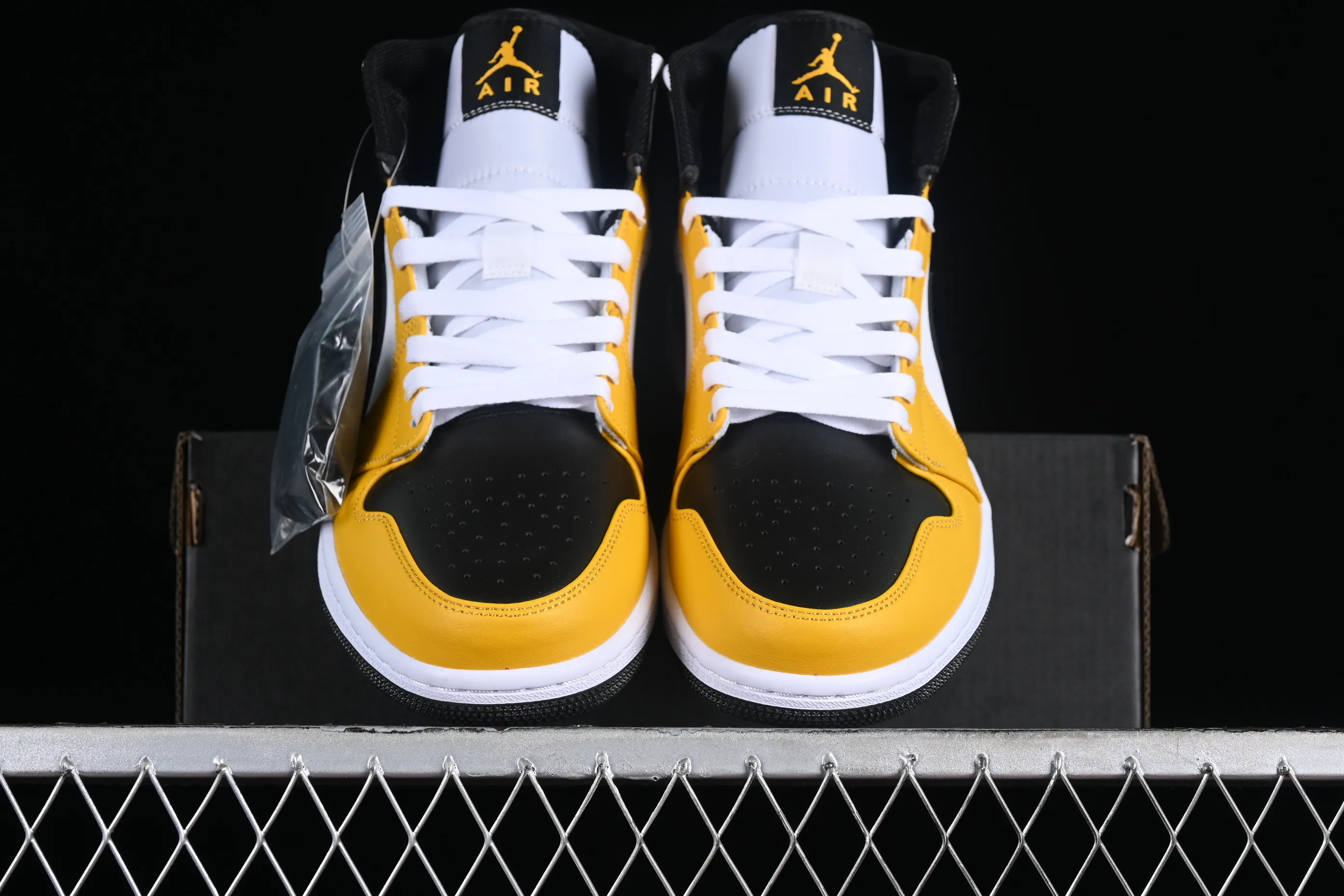 All categories Air Jordan Jordan series basketball shoes Air Jordan 1 Mid Air Jordan 1 Mid AJ1 Joe 1 white black yellow Chinese culture and leisure sneakers DQ8426-701